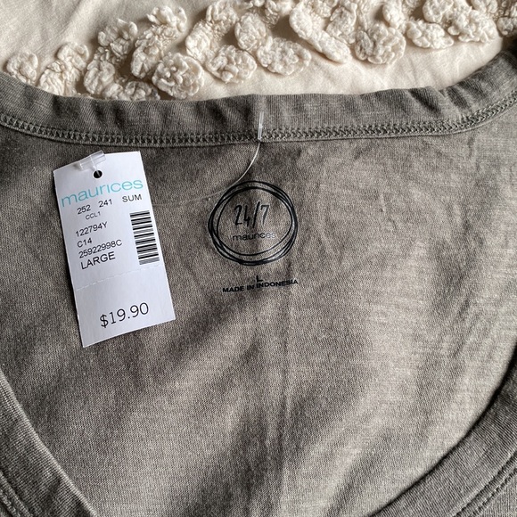 Maurices women’s 24/7 tank top. BNWT! - Picture 3 of 8